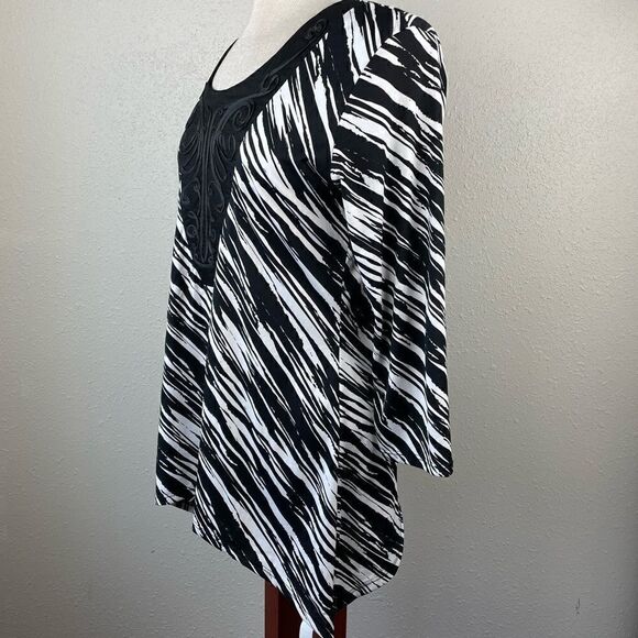 EUC Passports Womens 3/4 Sleeve Zebra Print Top Size L - Picture 5 of 8